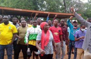 Angry youth of Bole calls on the Minister for Roads and Highways to fix the Doli bridge