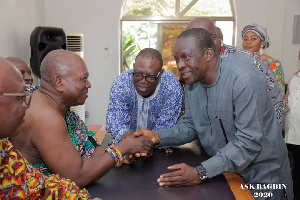 Torgbui Adzinakle Howusu VII exchanging pleasantries with Alban Bagbin and others