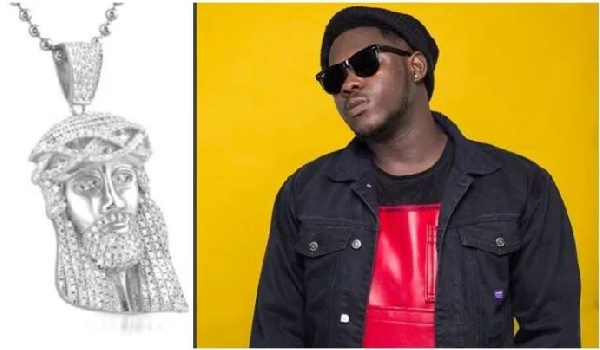 Medikal says he lost the expensive necklace in April