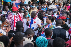 First Lady, Rebecca Akufo-Addo visited the Oninku satellite market on Wednesday