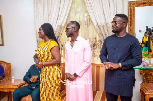 Dentaa Amoabeng, Sarkodie and Okyeame Kwame pay a visit to Otumfuo