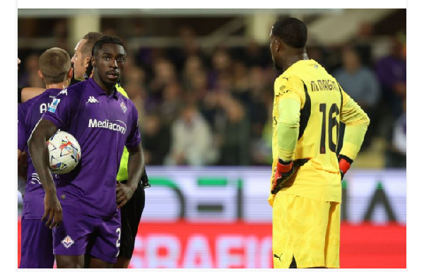 Moise Kean and Mike Maignan in Fiorentina-Milan