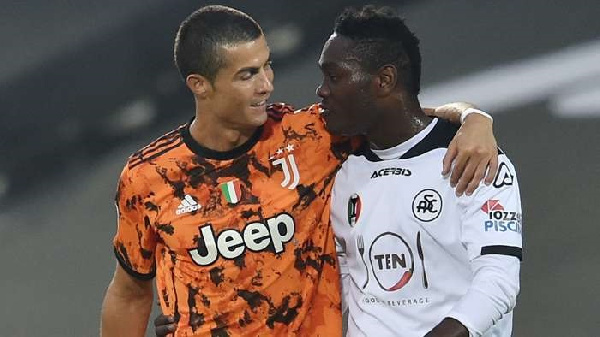 Spezia forward, Emmanuel Gyasi with Ronaldo