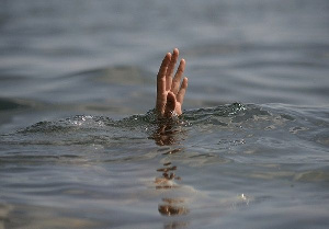 The girls are said to have drowned in some five minutes while a lifeguard went in search of jackets