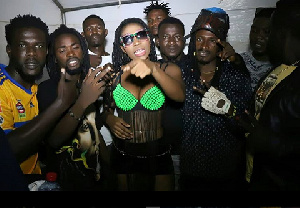 Dancehall diva, AK Songstress (M) with some fans at the Madina Sallah Jamz