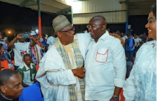 The crowd warmly welcomed Bawumia, chanting his name and campaign slogans