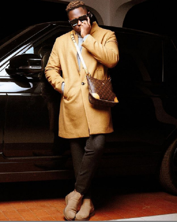 Ghanaian Artiste, Medikal suited up