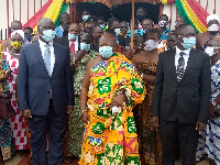 Nene Sakite II, others in a group photograph