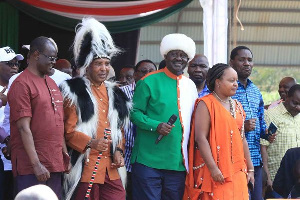 ODM leader Raila Odinga (centre), governors Kiraitu Murungi of Meru (left) Francis Kimemia