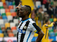 Emmanuel Agyemang-Badu salutes Udinese fans