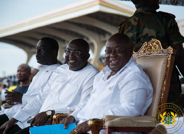 President Nana Addo Dankwa Akufo-Addo (R) and Vice President Mahamudu Bawumia