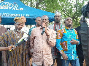 Haruna Iddrisu addressing the Duunyin community