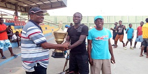 Kwabena Ofosu Bamfo being awarded