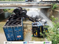 Single roll-over rigid truck involved in accident on N1