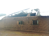 A downpour destroyed many houses and rendered the inhabitants homeless