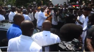 Nana Akufo-Addo and Vice, Bawumiah received rousing welcome from the crowd at the Central mosque