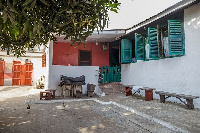 One of the more spacious and well-preserved compound houses in Jamestown-Accra Credit: Nipah Dennis