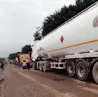 A photo of the road block on the Tarkwa-Takoradi road