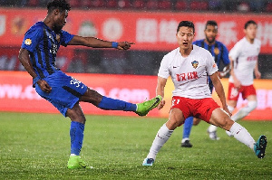 Richmond Boakye-Yiadom in action for Jiangsu Suning