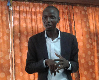 Sinto Mustapha Nuhu, Upper West Regional Information Officer addressing participants