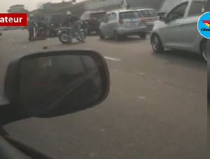 The motor rider escaped death narrowly