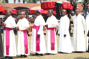 Asantehemaa Burial Clergy 5