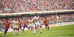 Hearts of Oak and Asante Kotoko players