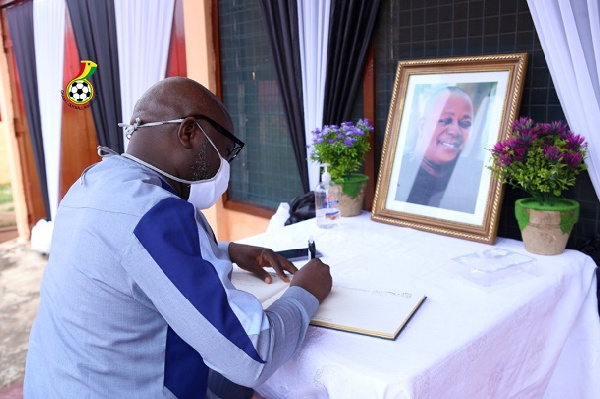 GFA General Secretary, Prosper Harrison Addo paying his respect