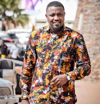 Actor John Dumelo