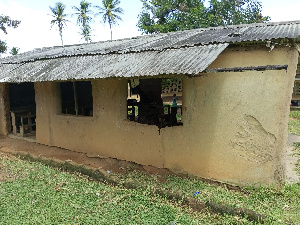 Photo of the collapsing school