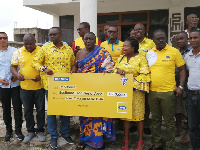 MTN officials gave a cheque of GHC 7,000 to Nana Kobina Nketsia V