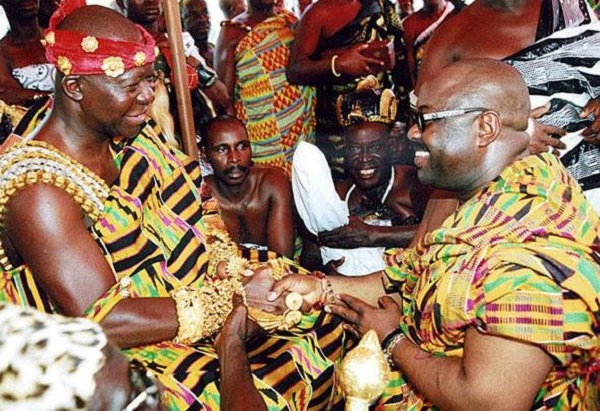 Chief Dele Momodu paying homage to the Asantehene, Otumfuo Osei Tutu II