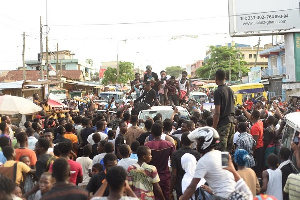 Shatta Wale on the streets of Nima yesterday to interact with fans as part of his birthday celebrati