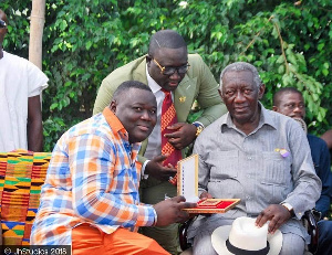 Representatives of Zylofon Media with former president Kufuor