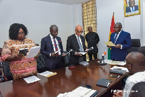 Dr. Mahamudu Bawumia swearing-in the members of the Commission