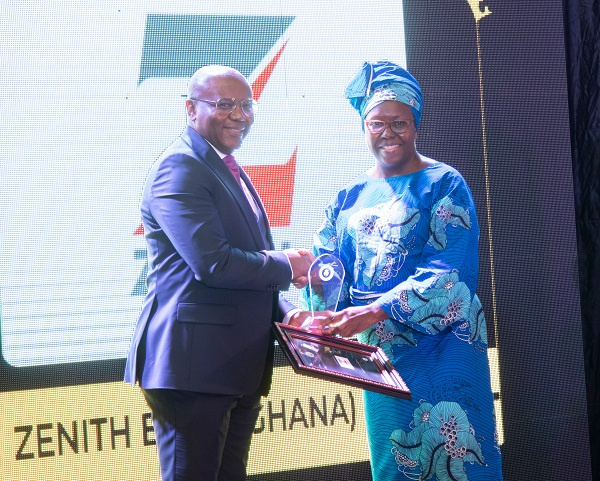 Mr. Henry Onwuzurigbo receiving the award