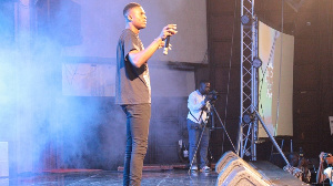 Joey B on stage at 2016 #D2R