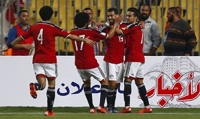 Egyptian players celebrate their victory over Ghana