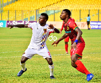 L- Hearts of Oak's Victor Aidoo, R- Asante Kotoko's Abdul Ganiu