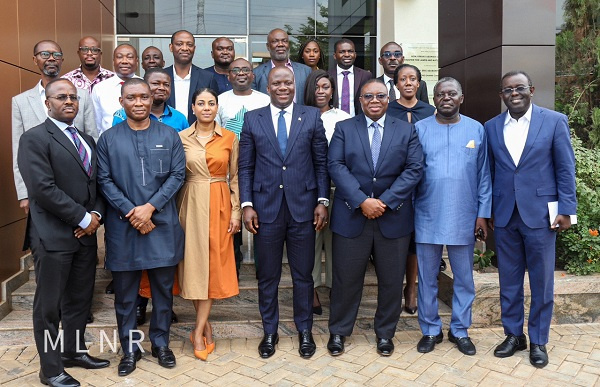 Minister for Lands and Natural Resources, Samuel Abu Jinapor and officials from the Chamber