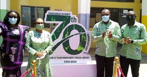 Library Dr Matthew Opoku Prempeh Second From Right With Dr Helena R Asamoah Second From Left With Th