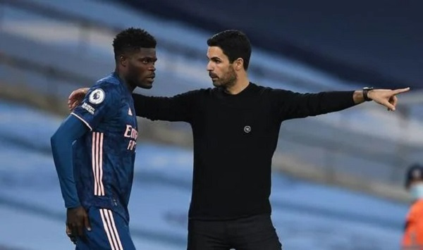 Arsenal manager Mikel Arteta with Partey