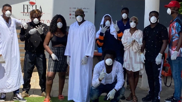 Fella Makafui and Medikal donate items Ghana Police and the less privillage