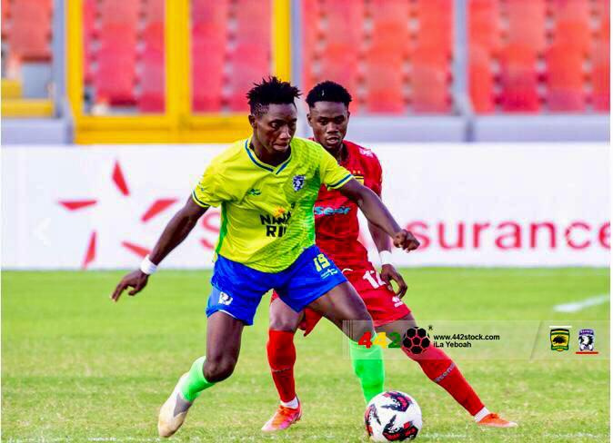 Emmanuel Asante in action for Bechem United