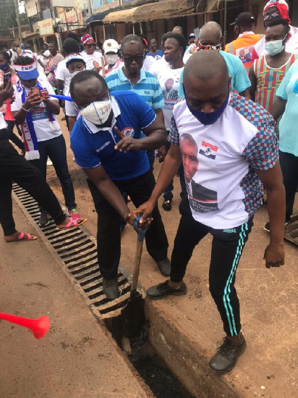 The NPP parliamentary candidate for Kwadaso Constituency,  Dr Kingsley Nyarko during the exercise