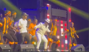 Highlife singer, Nana Acheampong, displaying dance moves on stage