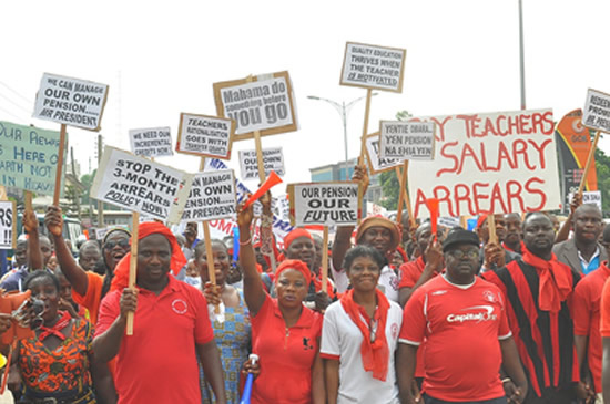 Teachers protest to government