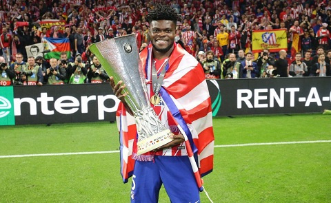 Thomas Partey with the trophy