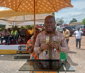 Chief Executive Officer of COCOBOD, Joseph Boahen Aidoo, addressing the farmers