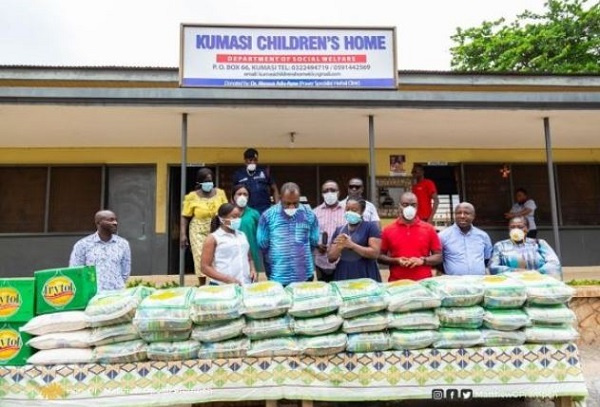 Dr. Matthew Opoku Prempeh at the Kumasi Children